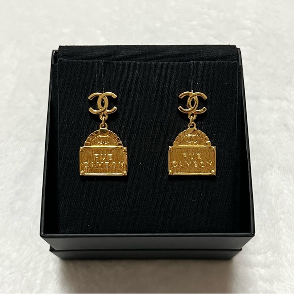 🏖️☀️SUMMER SALE☀️🏖️ Authentic Chanel XL Rue Cambon CC drop earrings GHW - Picture 3 of 8